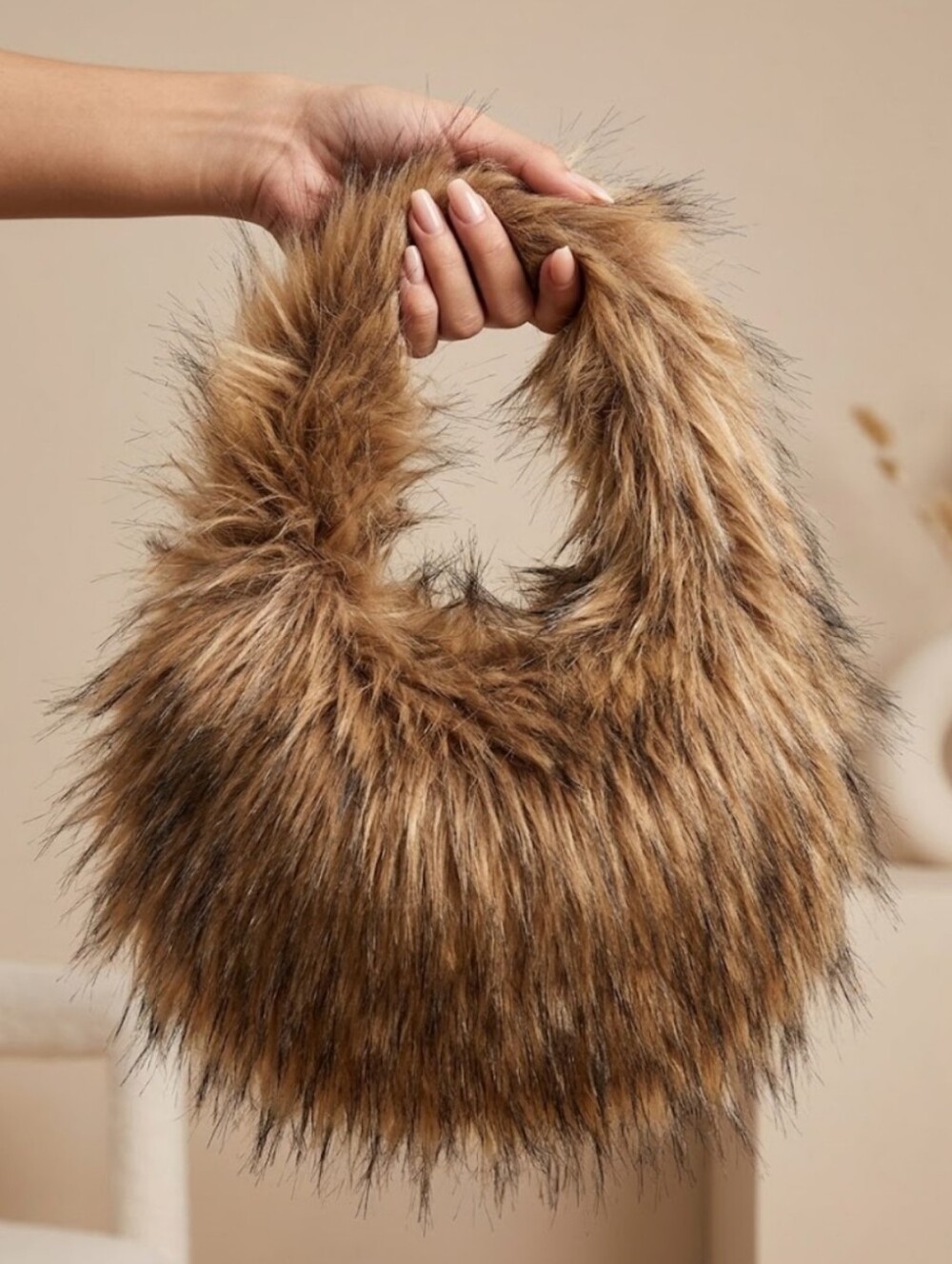 ​Y2K Faux Fur Heart-Shaped Single Handle Handbag